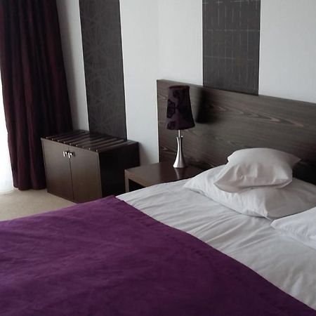 Hotel Niepołomice Εξωτερικό φωτογραφία